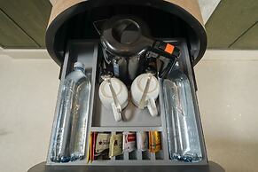 Jambuluwuk Oceano Seminyak Hotel