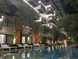 Jambuluwuk Oceano Seminyak Hotel