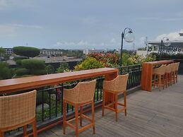 Jambuluwuk Oceano Seminyak Hotel