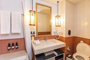 Jambuluwuk Oceano Seminyak Hotel