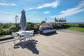 Jambuluwuk Oceano Seminyak Hotel