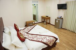 Hotel Sincere Smile Yangon