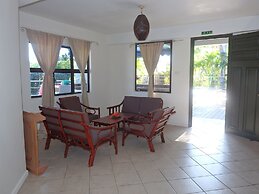 Bluewater Lodge - Hostel