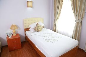 The Floral Breeze Wun Zin Hotel