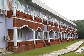 The Floral Breeze Wun Zin Hotel