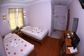 The Floral Breeze Wun Zin Hotel