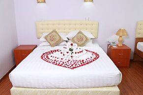 The Floral Breeze Wun Zin Hotel