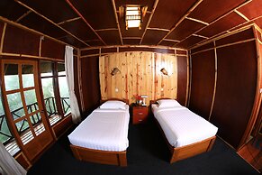 The Floral Breeze Hotel Mt.Victoria