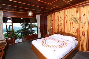 The Floral Breeze Hotel Mt.Victoria