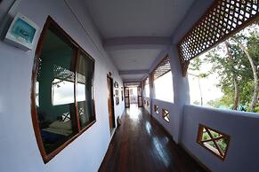 The Floral Breeze Hotel Mt.Victoria