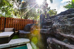 Maneetel Krabi Beachfront