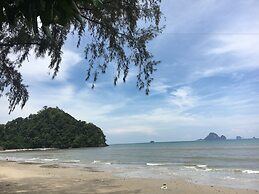 Maneetel Krabi Beachfront