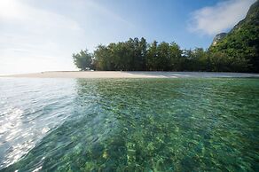 Maneetel Krabi Beachfront