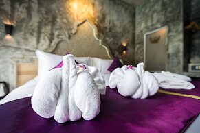 Maneetel Krabi Beachfront