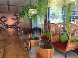 Maneetel Krabi Beachfront