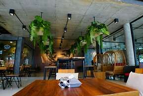 Maneetel Krabi Beachfront