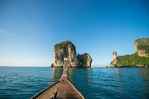 Maneetel Krabi Beachfront