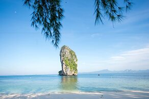 Maneetel Krabi Beachfront