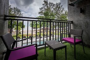 Maneetel Krabi Beachfront