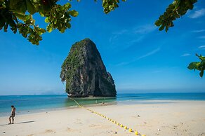 Maneetel Krabi Beachfront
