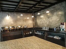 Maneetel Krabi Beachfront