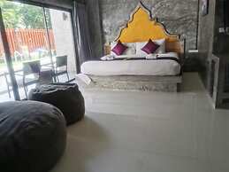 Maneetel Krabi Beachfront