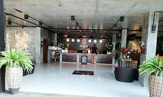 Maneetel Krabi Beachfront