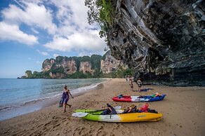 Maneetel Krabi Beachfront
