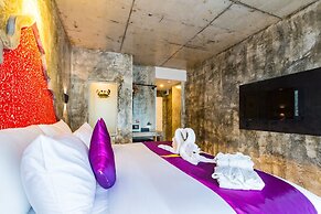 Maneetel Krabi Beachfront