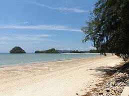 Maneetel Krabi Beachfront