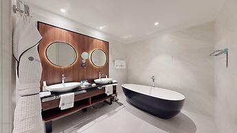 Dukley Hotel & Resort