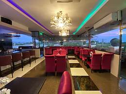 Grand Diamond Hotel Suites Trinidad