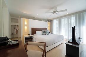 Nacar Hotel Cartagena, Curio Collection by Hilton