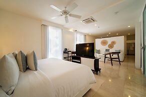 Nacar Hotel Cartagena, Curio Collection by Hilton