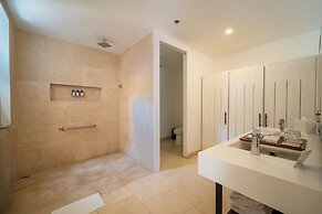 Nacar Hotel Cartagena, Curio Collection by Hilton