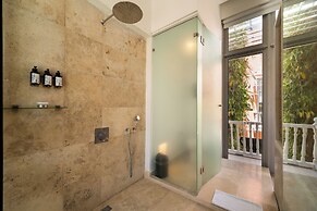 Nacar Hotel Cartagena, Curio Collection by Hilton