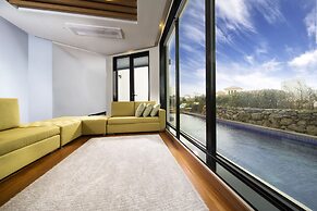 Libentia Hotel & Pool Villa