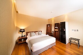 Libentia Hotel & Pool Villa