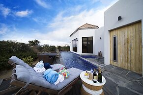 Libentia Hotel & Pool Villa