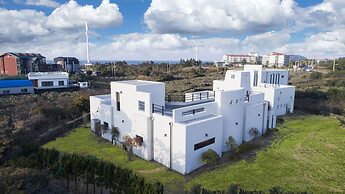 Libentia Hotel & Pool Villa