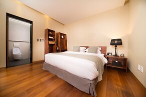 Libentia Hotel & Pool Villa