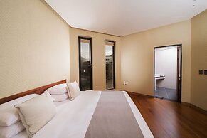 Libentia Hotel & Pool Villa