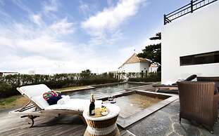 Libentia Hotel & Pool Villa