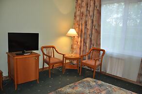 West Hotel