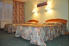 West Hotel