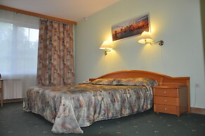 West Hotel