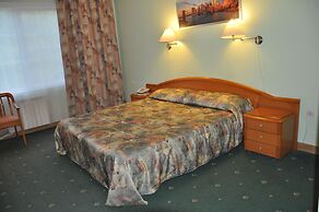 West Hotel