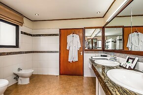 Chobe Safari Lodge | East Africa Uganda
