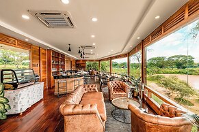 Chobe Safari Lodge | East Africa Uganda