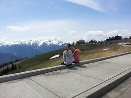 GreenHouse Inn by the Bay